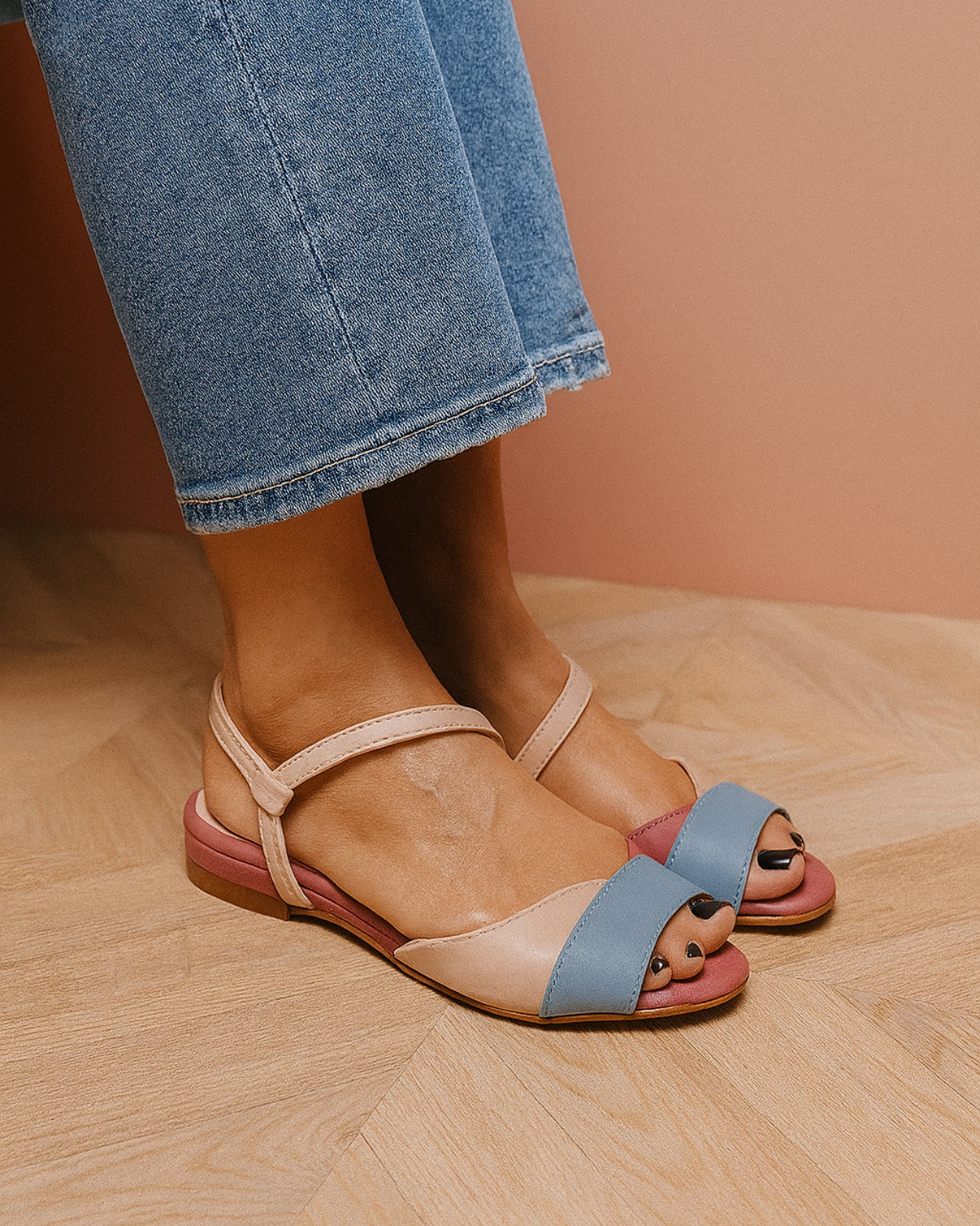 Horiva – Strappy Flat Sandals