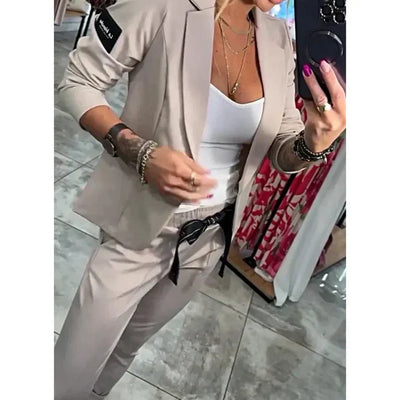 Robinson | Tailored set with a soft blazer and relaxed joggers