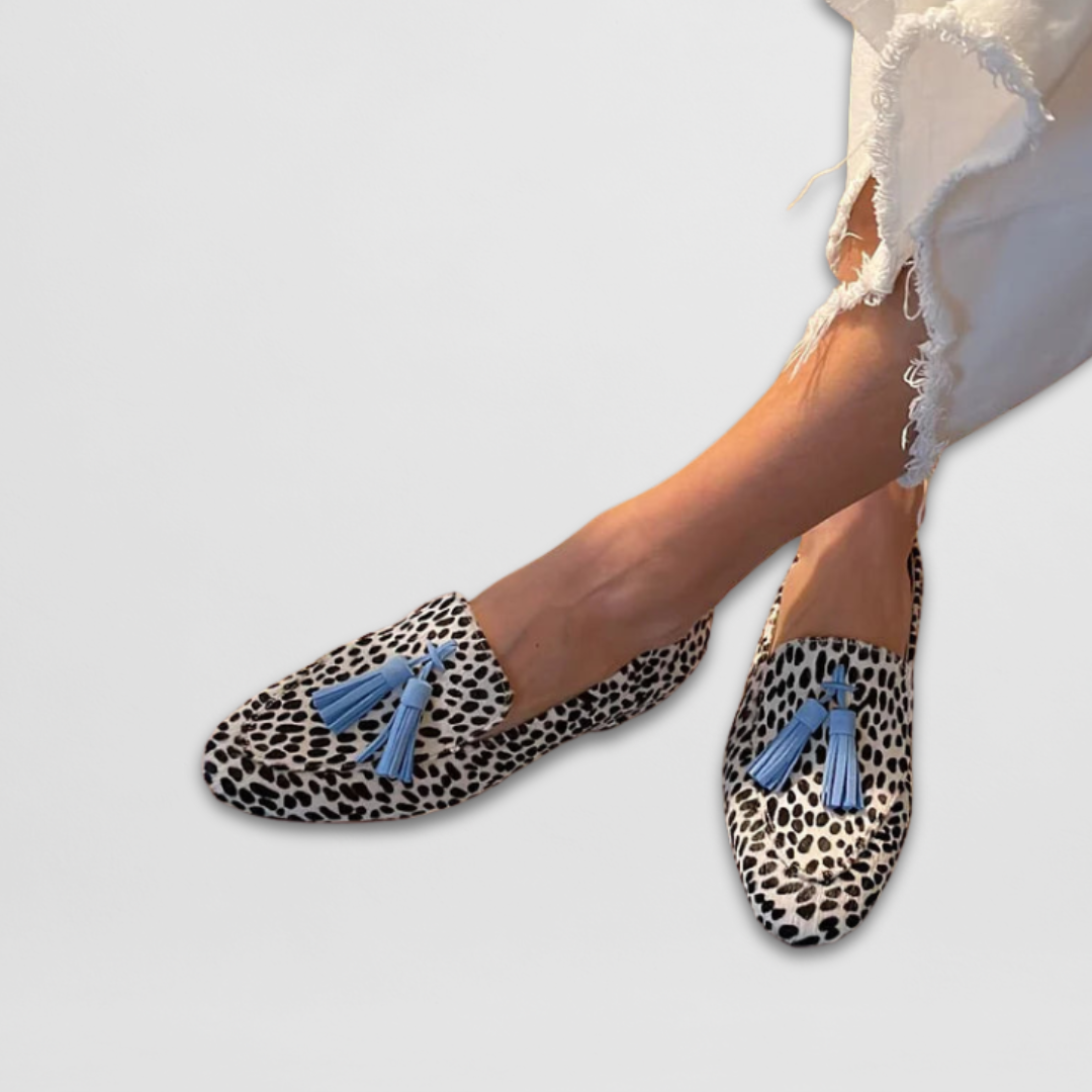 Christel | Dotted moccasins