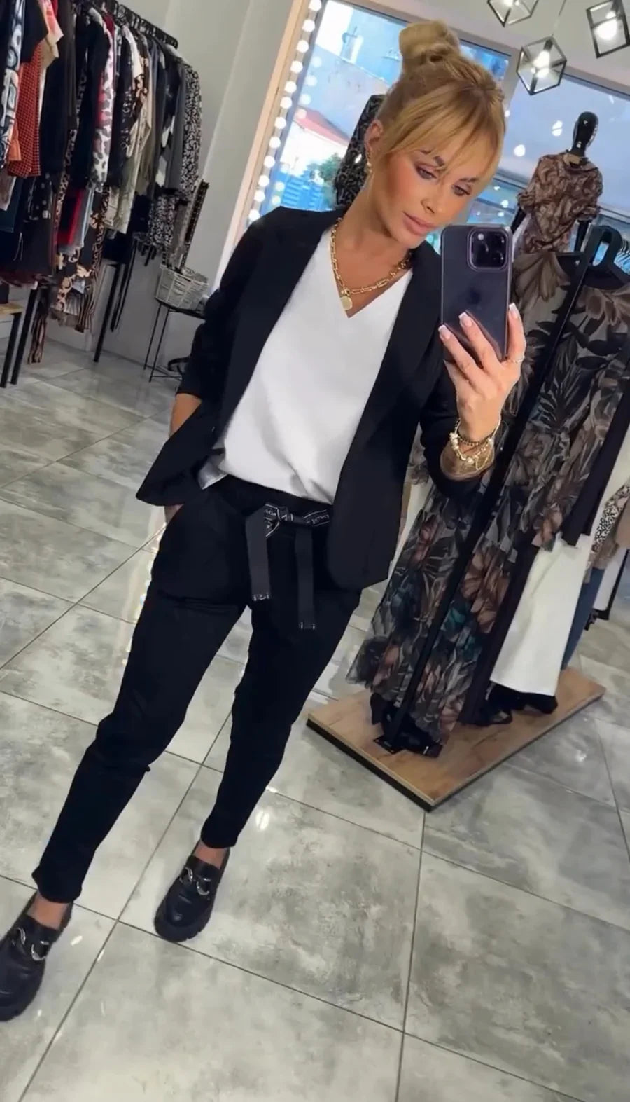 Robinson | Tailored set with a soft blazer and relaxed joggers