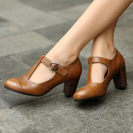 RACHELE | Elegant T-bar court shoe with low heel for a refined look