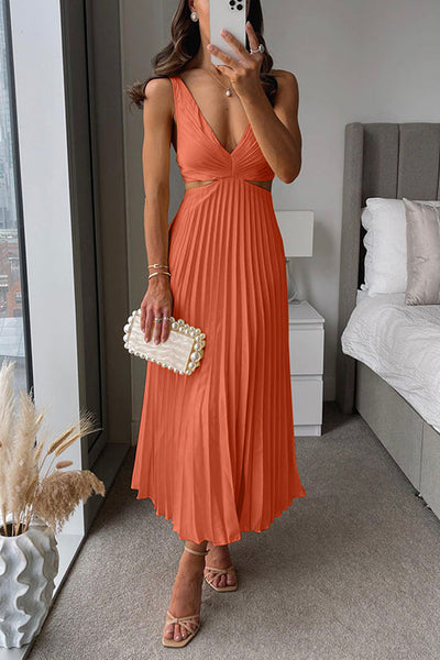 Elsa | Elegant pleated maxi dress