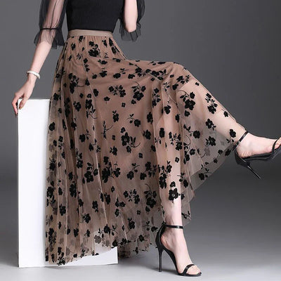 Odette | Chic Tulle Midi Skirt Adorned with Delicate Floral Accents