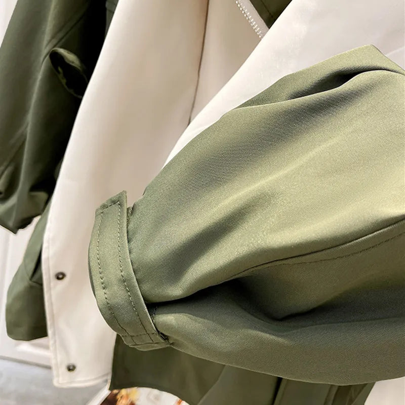 Alva – Elegant jacket protecting against adverse weather conditions and wind