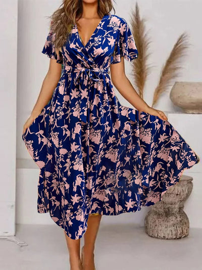 Evy | Chic Midi Dress Featuring a Romantic Floral Design