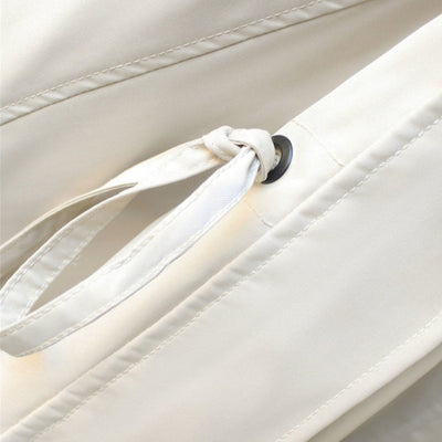Alva – Elegant jacket protecting against adverse weather conditions and wind