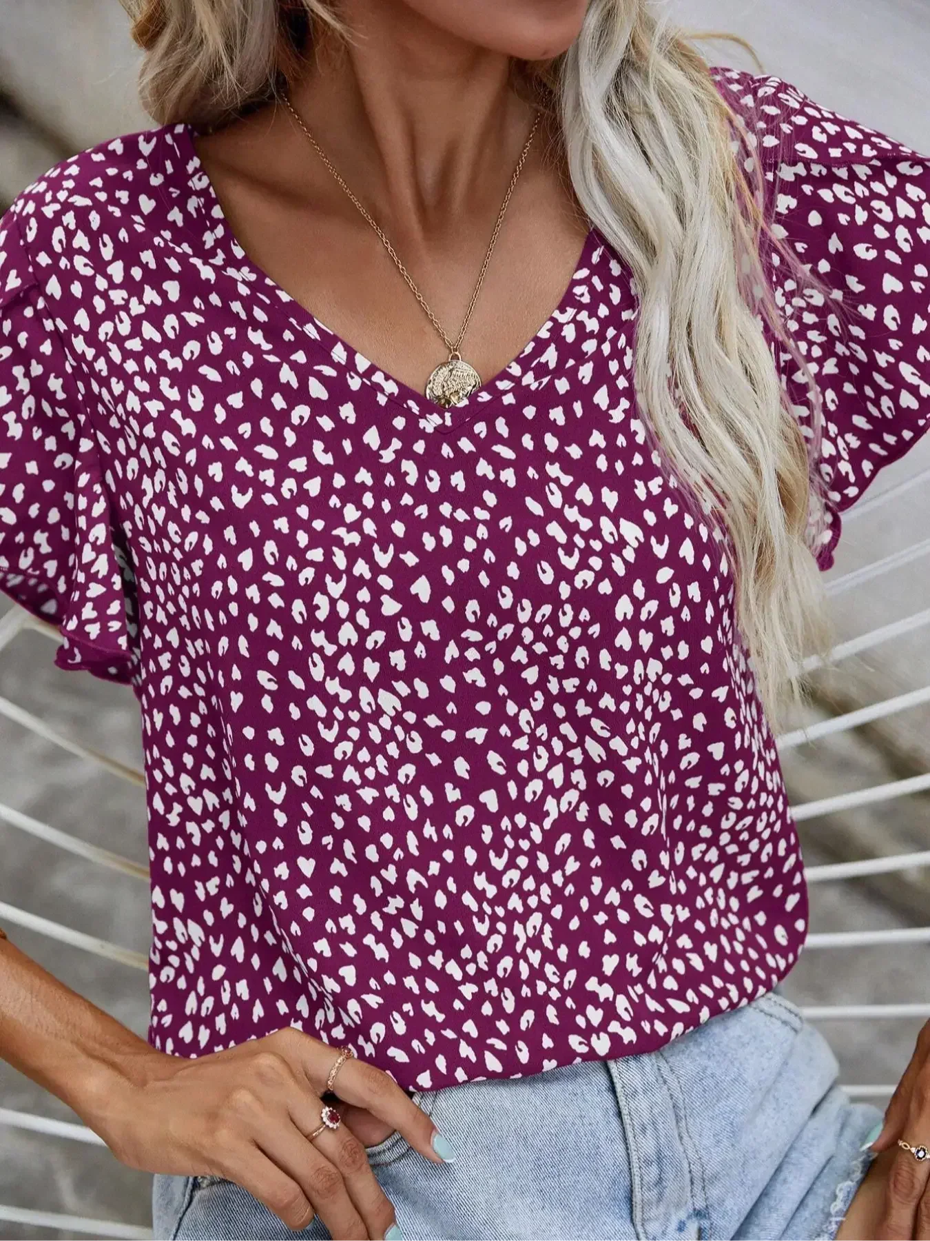 Cassidy | Stylish Blouse with Abstract Design