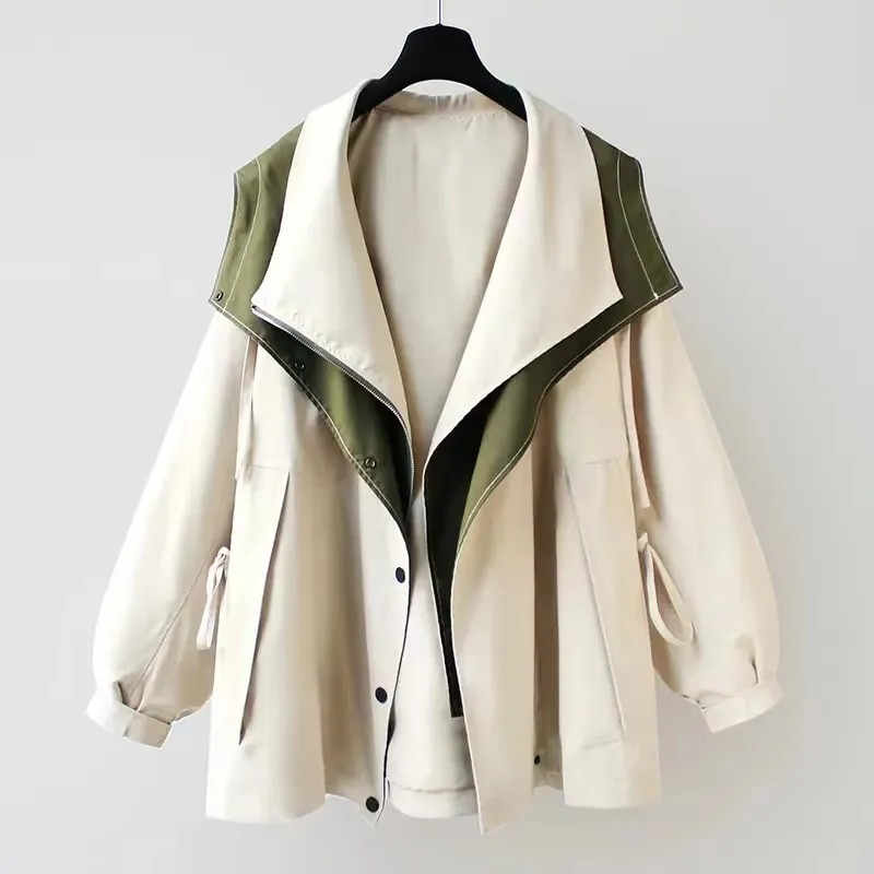 Alva – Elegant jacket protecting against adverse weather conditions and wind
