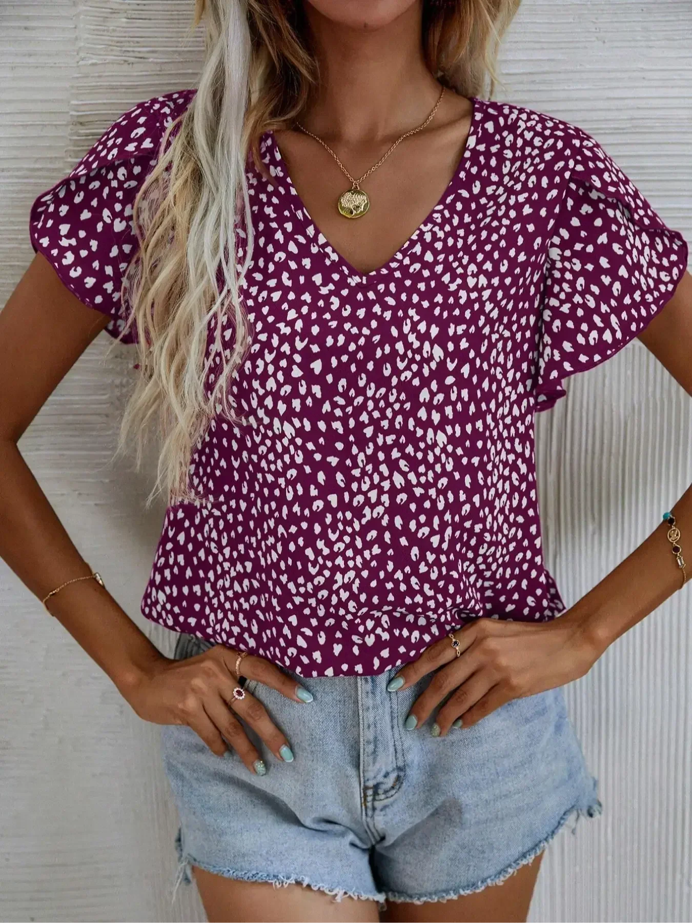 Cassidy | Stylish Blouse with Abstract Design