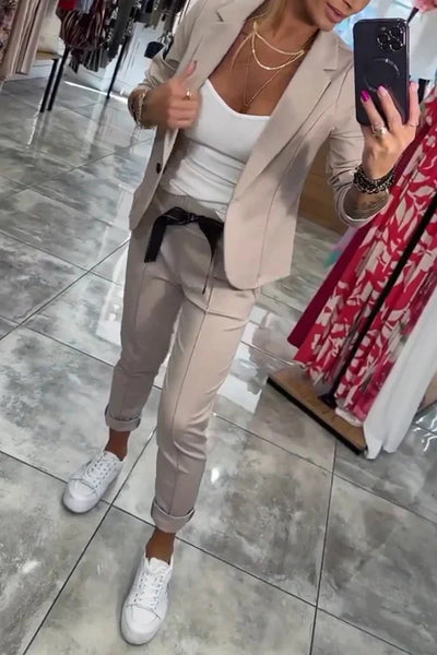 Robinson | Tailored set with a soft blazer and relaxed joggers